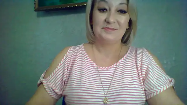 Snapshot of ArielXLoveresss chatting on November 18, 2025, 11:02 am ArielXLoveresss online show from November 18, 2025, 11:02 am