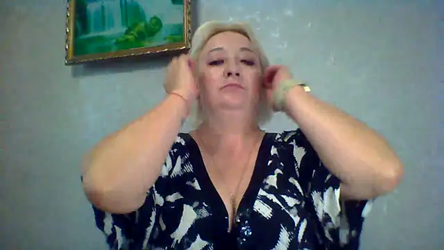 Snapshot of ArielXLoveresss chatting on August 3, 2026, 8:00 am ArielXLoveresss online show from August 3, 2026, 8:00 am