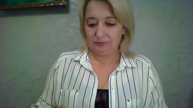 Snapshot of ArielXLoveresss chatting on June 2, 2026, 9:42 am ArielXLoveresss online show from June 2, 2026, 9:42 am