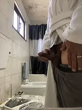 Snapshot of rogerdik76 chatting on December 1, 2025, 11:33 am rogerdik76 online show from December 1, 2025, 11:33 am