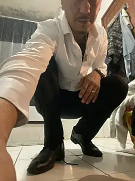 Snapshot of rogerdik76 chatting on March 27, 2026, 6:22 am rogerdik76 online show from March 27, 2026, 6:22 am