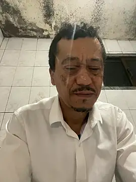 Snapshot of rogerdik76 chatting on March 26, 2026, 6:00 am rogerdik76 online show from March 26, 2026, 6:00 am