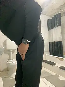 Snapshot of rogerdik76 chatting on March 11, 2026, 6:07 am rogerdik76 online show from March 11, 2026, 6:07 am