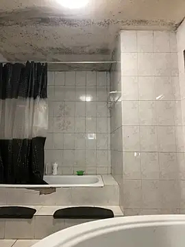 Snapshot of rogerdik76 chatting on February 23, 2026, 6:25 am rogerdik76 online show from February 23, 2026, 6:25 am