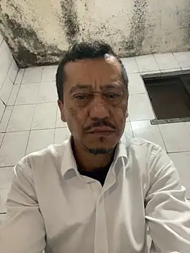 Snapshot of rogerdik76 chatting on March 19, 2026, 6:24 am rogerdik76 online show from March 19, 2026, 6:24 am