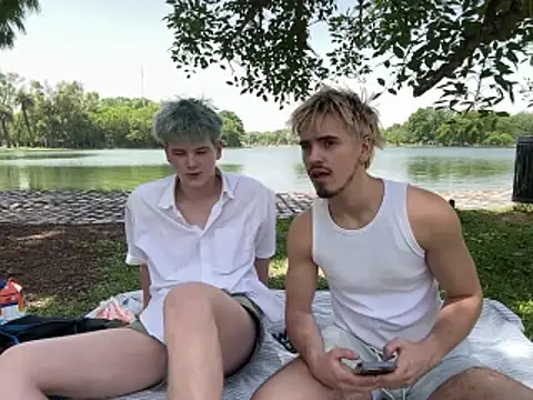 TaylerSigma online show from November 18, 2025, 5:05 pm