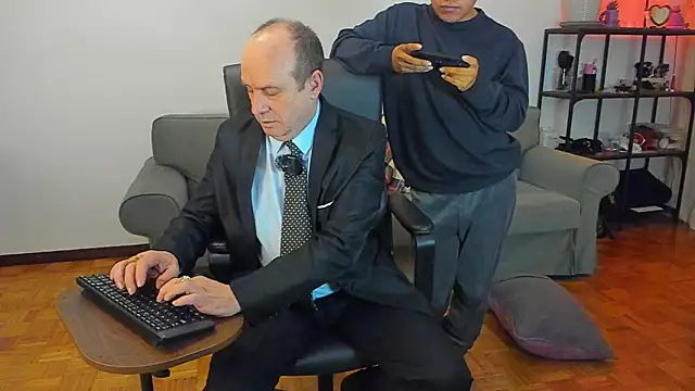 Snapshot of masterboy50 chatting on November 9, 2025, 3:27 pm masterboy50 online show from November 9, 2025, 3:27 pm