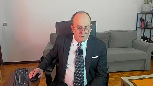 Snapshot of masterboy50 chatting on November 27, 2025, 7:25 pm masterboy50 online show from November 27, 2025, 7:25 pm