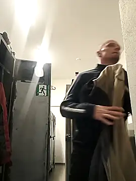 Snapshot of great_feeling chatting on October 29, 2025, 5:45 pm great feeling online show from October 29, 2025, 5:45 pm