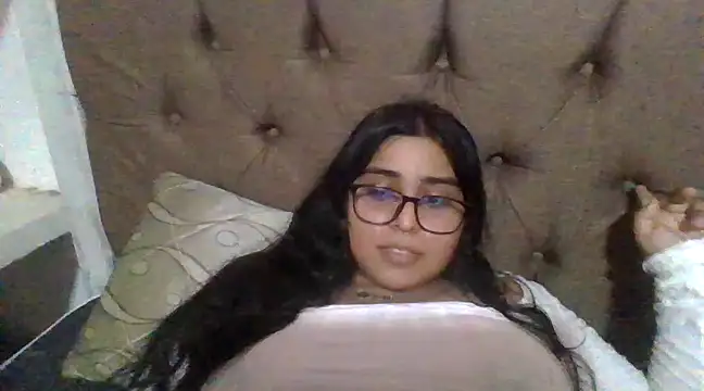 virginbrunette99 online show from March 17, 2025, 9:02 pm