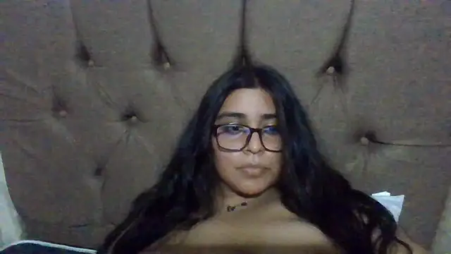 virginbrunette99 online show from March 20, 2025, 11:12 pm