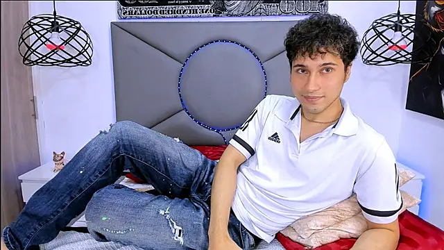 Snapshot of buddy_whitte chatting on March 31, 2026, 12:40 pm buddy whitte online show from March 31, 2026, 12:40 pm