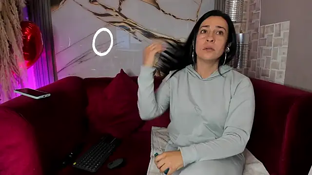 Snapshot of Bella_williamss_ chatting on November 27, 2025, 8:31 pm Bella williamss online show from November 27, 2025, 8:31 pm