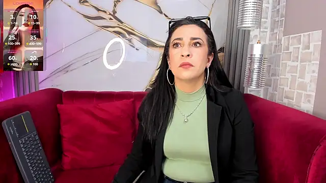 Snapshot of Bella_williamss_ chatting on October 30, 2025, 8:50 pm Bella williamss online show from October 30, 2025, 8:50 pm