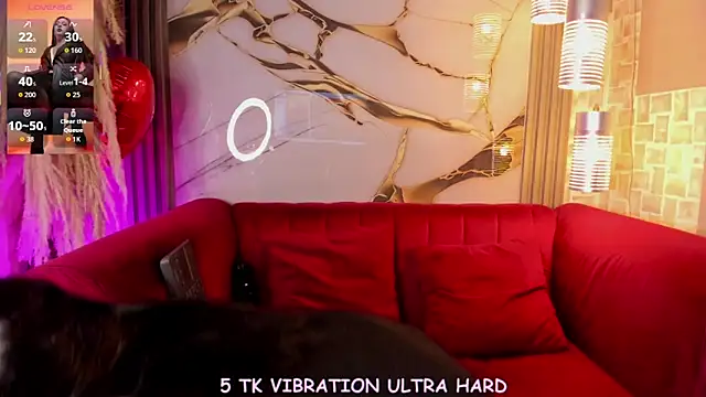 Snapshot of Bella_williamss_ chatting on October 15, 2025, 8:06 pm Bella williamss online show from October 15, 2025, 8:06 pm