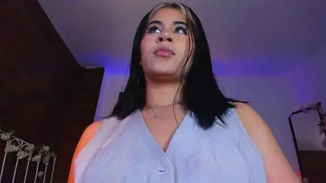 Snapshot of Minami_Nakamura chatting on October 28, 2025, 10:14 am Minami Nakamura online show from October 28, 2025, 10:14 am