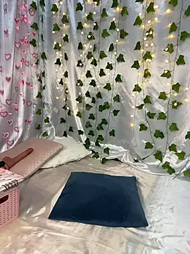 Snapshot of CLTFUDIDAKKKK chatting on April 8, 2026, 1:29 am CLTFUDIDAKKKK online show from April 8, 2026, 1:29 am