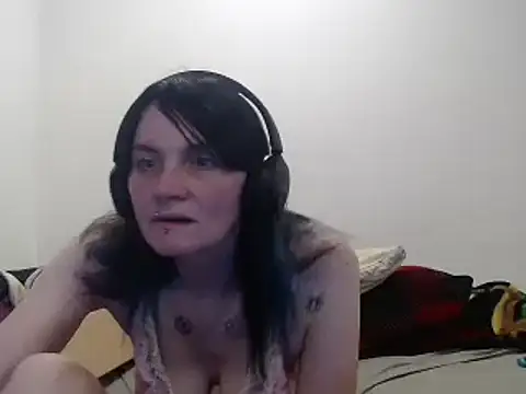 Snapshot of Hotmodel1984 chatting on May 30, 2026, 10:37 pm Hotmodel1984 online show from May 30, 2026, 10:37 pm
