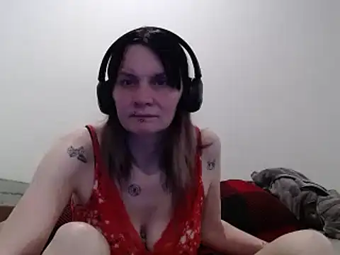 Snapshot of Hotmodel1984 chatting on May 21, 2026, 4:21 am Hotmodel1984 online show from May 21, 2026, 4:21 am