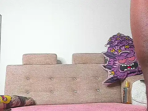 Snapshot of LOGAN_DRAKE chatting on October 2, 2025, 4:49 am LOGAN DRAKE online show from October 2, 2025, 4:49 am