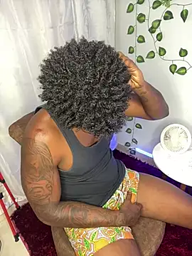 Snapshot of LOGAN_DRAKE chatting on March 10, 2025, 8:06 am LOGAN DRAKE online show from March 10, 2025, 8:06 am