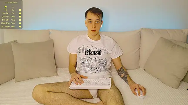 Snapshot of your_super_hero chatting on December 18, 2025, 7:35 am your super hero online show from December 18, 2025, 7:35 am