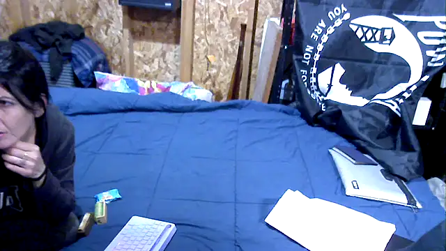 Snapshot of SillyRabbitz chatting on November 6, 2025, 3:10 am SillyRabbitz online show from November 6, 2025, 3:10 am