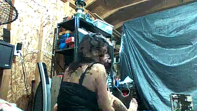 Snapshot of SillyRabbitz chatting on November 7, 2025, 1:43 am SillyRabbitz online show from November 7, 2025, 1:43 am