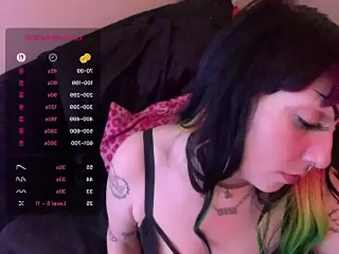 Snapshot of ChrryFoxx chatting on August 6, 2026, 10:32 am ChrryFoxx online show from August 6, 2026, 10:32 am