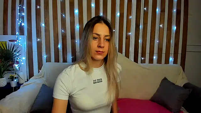 Snapshot of Ellen_Ross chatting on March 2, 2025, 7:21 am Ellen Ross online show from March 2, 2025, 7:21 am