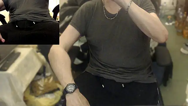 maxdaddy690 online show from April 25, 2026, 10:40 pm