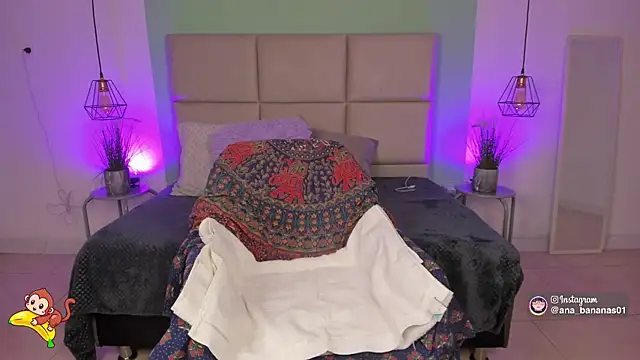 annabananas01 online show from September 14, 2025, 3:07 am