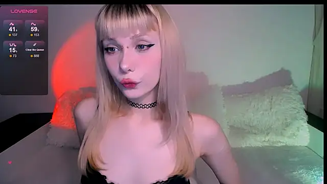 Snapshot of Cherry_Bite chatting on March 7, 2026, 10:15 pm Cherry Bite online show from March 7, 2026, 10:15 pm