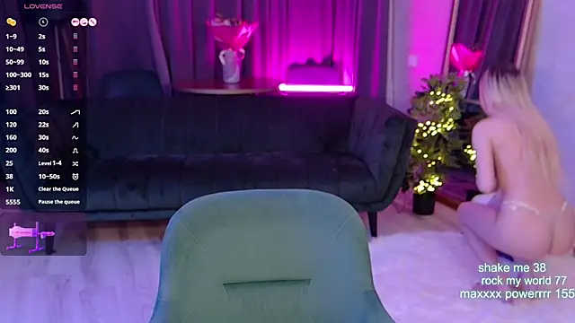 Snapshot of CutiePie69__ chatting on October 25, 2025, 7:58 pm CutiePie69 online show from October 25, 2025, 7:58 pm