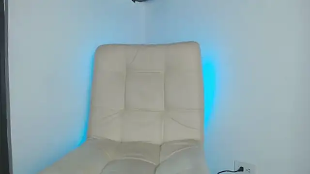 Snapshot of Andy_collins__ chatting on October 19, 2025, 10:34 pm Andy collins online show from October 19, 2025, 10:34 pm