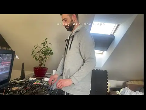 gryzoon online show from March 3, 2026, 11:06 am