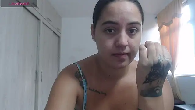 Snapshot of Anthonela_Queen chatting on November 17, 2025, 9:41 pm Anthonela Queen online show from November 17, 2025, 9:41 pm