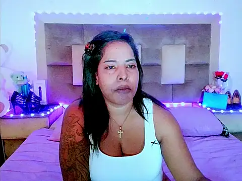 indiantopaz694u online show from May 6, 2026, 4:05 am