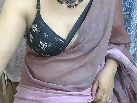 Snapshot of Lovely_Manvi chatting on October 28, 2025, 11:42 am Lovely Manvi online show from October 28, 2025, 11:42 am