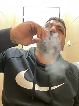 Snapshot of Alexander18edd chatting on October 9, 2025, 12:28 pm Alexander18edd online show from October 9, 2025, 12:28 pm