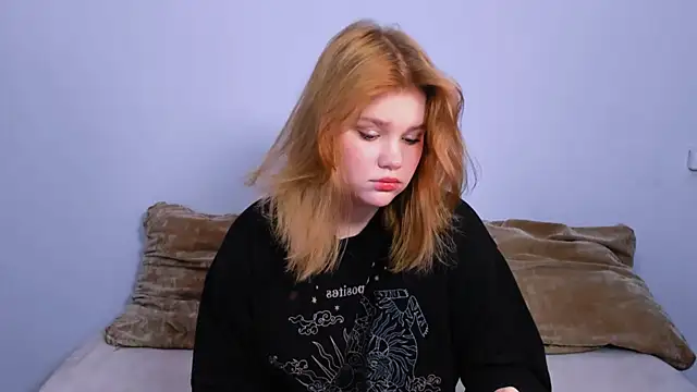 LaseyMoon online show from October 2, 2025, 1:09 am