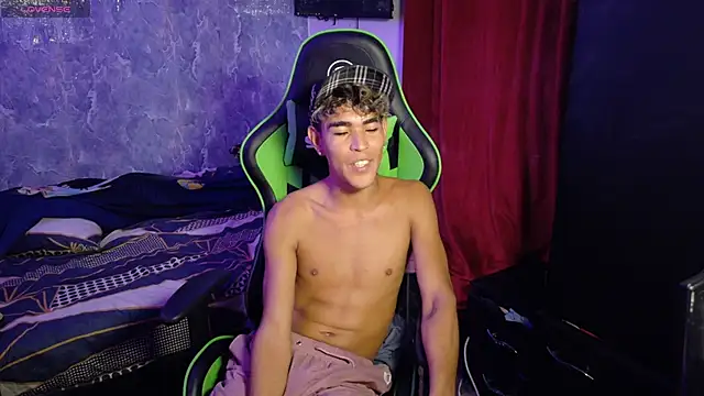 Snapshot of twinks_28 chatting on October 13, 2025, 9:22 am twinks 28 online show from October 13, 2025, 9:22 am