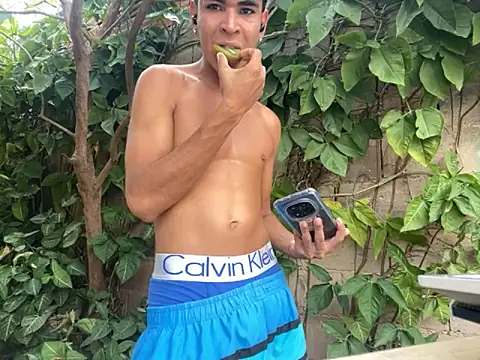 Snapshot of twinks_28 chatting on October 8, 2025, 4:40 pm twinks 28 online show from October 8, 2025, 4:40 pm