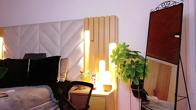 Anaise latif online show from October 3, 2025, 11:34 am