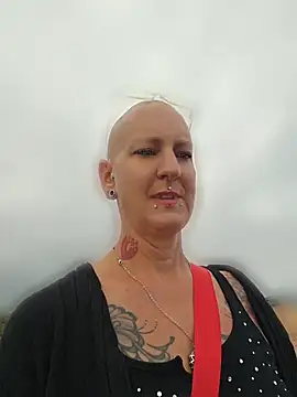 Emma Milf25 online show from April 30, 2026, 5:20 pm