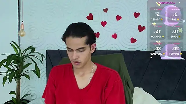 Snapshot of Maximoherrera_16 chatting on May 29, 2026, 12:33 pm Maximoherrera 16 online show from May 29, 2026, 12:33 pm