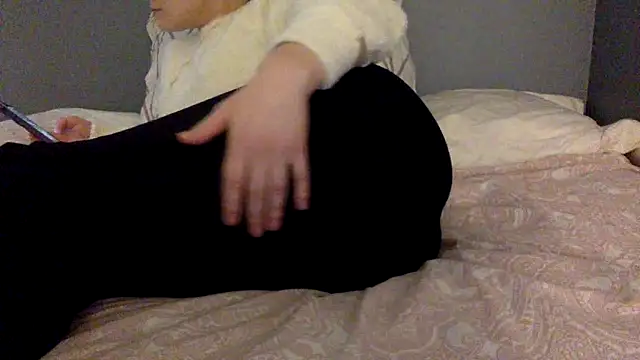 Snapshot of prettyy_kitty chatting on February 25, 2025, 7:27 pm prettyy kitty online show from February 25, 2025, 7:27 pm