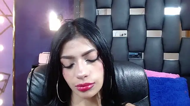 EMYCLARK01 online show from March 19, 2026, 3:17 am