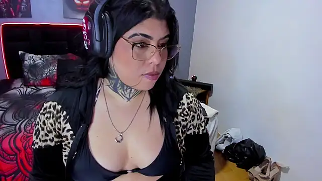 Snapshot of Veronika_metal chatting on July 30, 2026, 11:15 pm Veronika metal online show from July 30, 2026, 11:15 pm