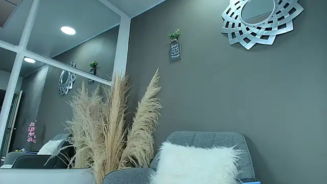 Vaiolett Smith online show from January 7, 2026, 1:38 pm